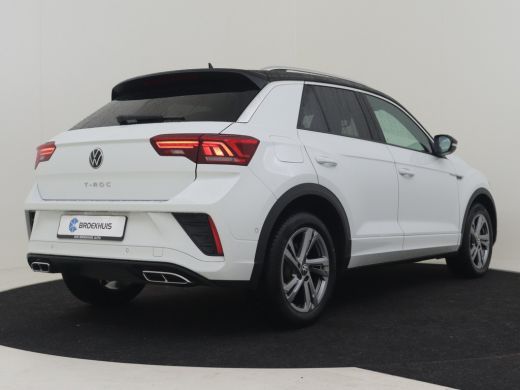 Volkswagen T-Roc R-Line 150pk DSG/AUTO | Trekhaak | Park assist | Adaptief cruise control | Camera achter | Naviga... ActivLease financial lease