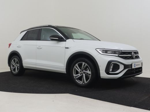 Volkswagen T-Roc R-Line 150pk DSG/AUTO | Trekhaak | Park assist | Adaptief cruise control | Camera achter | Naviga... ActivLease financial lease
