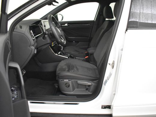 Volkswagen T-Roc R-Line 150pk DSG/AUTO | Trekhaak | Park assist | Adaptief cruise control | Camera achter | Naviga... ActivLease financial lease