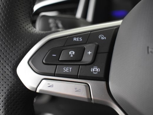 Volkswagen T-Roc R-Line 150pk DSG/AUTO | Trekhaak | Park assist | Adaptief cruise control | Camera achter | Naviga... ActivLease financial lease