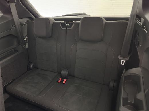 Volkswagen Tiguan Allspace 1.5 TSI R-line Highline Business (7-Pers.) (INCL-BTW) Aut * PANO | NAVI-FULLMAP | XENON | ALCANTA... ActivLease financial lease
