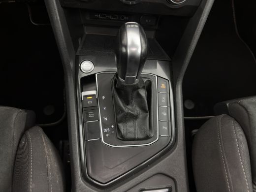 Volkswagen Tiguan Allspace 1.5 TSI R-line Highline Business (7-Pers.) (INCL-BTW) Aut * PANO | NAVI-FULLMAP | XENON | ALCANTA... ActivLease financial lease