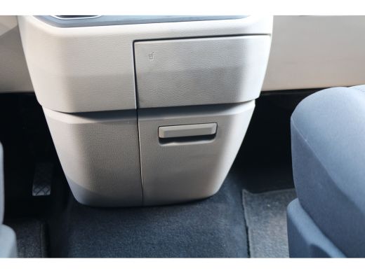 Volkswagen Transporter 2.0 TDI L2 H1 150pk DC 4-Motion Automaat Airco Led Trekhaak Camera ActivLease financial lease