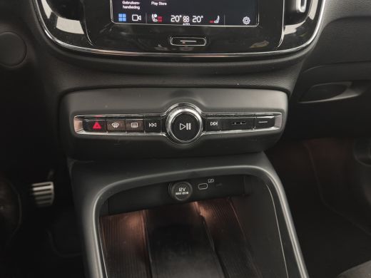 Volvo  XC40 Recharge Twin Plus (3-Fase) {SOH-91%} (INCL-BTW) Aut *LEATHER-ALCANTARA | DIGI-COCKPIT | FULL-LED... ActivLease financial lease