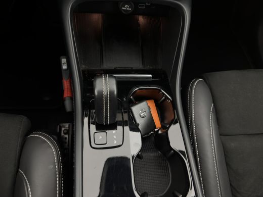 Volvo  XC40 Recharge Twin Plus (3-Fase) {SOH-91%} (INCL-BTW) Aut *LEATHER-ALCANTARA | DIGI-COCKPIT | FULL-LED... ActivLease financial lease