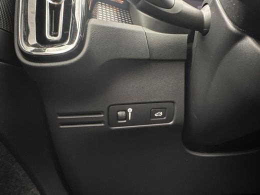 Volvo  XC40 Recharge Twin Plus (3-Fase) {SOH-91%} (INCL-BTW) Aut *LEATHER-ALCANTARA | DIGI-COCKPIT | FULL-LED... ActivLease financial lease