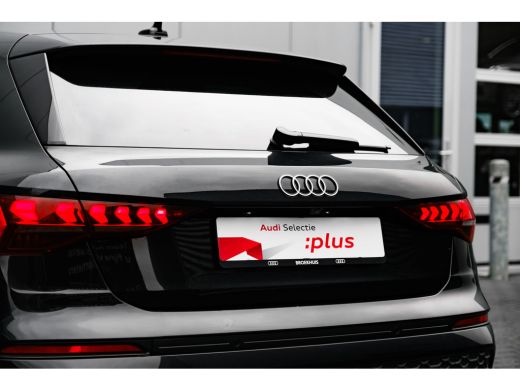Audi A3 Sportback 30 TFSI S edition Camera achter | Trekhaak | Elek. stoel | Stoelverw. voor | Matrix LED... ActivLease financial lease