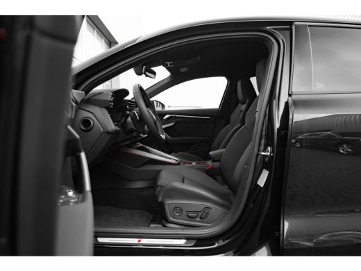 Audi A3 Sportback 30 TFSI S edition Camera achter | Trekhaak | Elek. stoel | Stoelverw. voor | Matrix LED... ActivLease financial lease