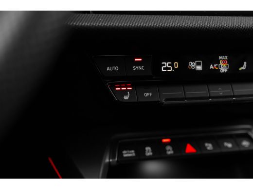 Audi A3 Sportback 30 TFSI S edition Camera achter | Trekhaak | Elek. stoel | Stoelverw. voor | Matrix LED... ActivLease financial lease