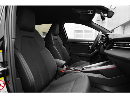 Audi A3 Sportback 30 TFSI S edition Camera achter | Trekhaak | Elek. stoel | Stoelverw. voor | Matrix LED... ActivLease financial lease