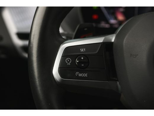 BMW 1 Serie 120 M Sport Automaat / Sportstoelen / Achteruitrijcamera / M Adaptief onderstel / Comfort Access ... ActivLease financial lease