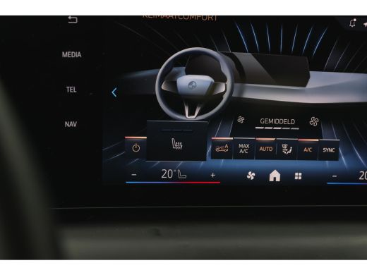 BMW 1 Serie 120 M Sport Automaat / Sportstoelen / Achteruitrijcamera / M Adaptief onderstel / Comfort Access ... ActivLease financial lease