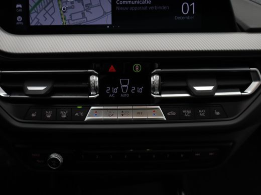 BMW 1 Serie M-Sport 118i Introduction Edition | Achteruitrijcamera | Airco (automatisch) | Armsteun voor ActivLease financial lease