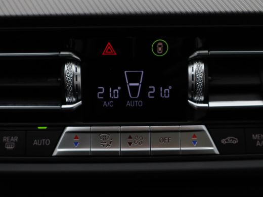 BMW 1 Serie M-Sport 118i Introduction Edition | Achteruitrijcamera | Airco (automatisch) | Armsteun voor ActivLease financial lease