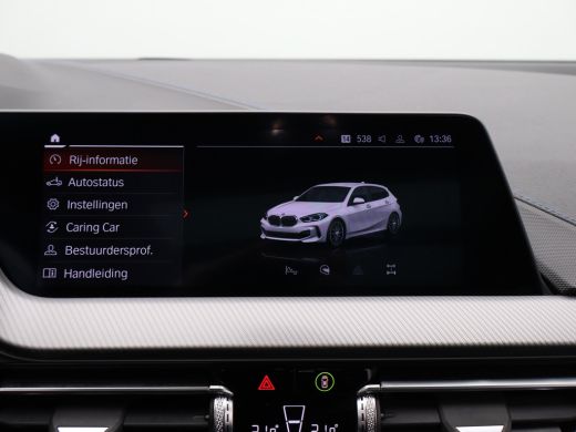 BMW 1 Serie M-Sport 118i Introduction Edition | Achteruitrijcamera | Airco (automatisch) | Armsteun voor ActivLease financial lease