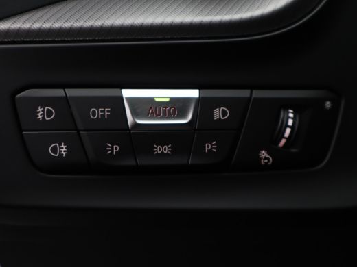 BMW 1 Serie M-Sport 118i Introduction Edition | Achteruitrijcamera | Airco (automatisch) | Armsteun voor ActivLease financial lease