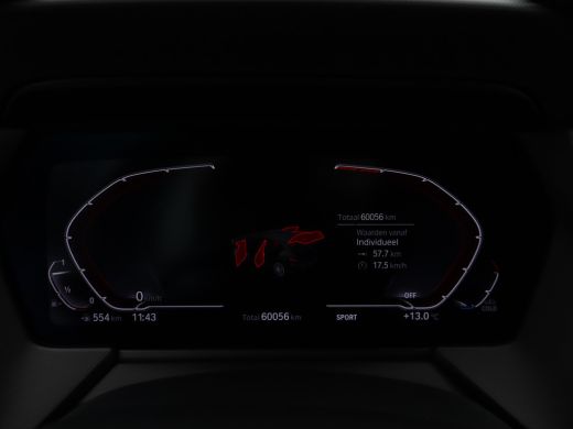 BMW 1 Serie M-Sport 118i Introduction Edition | Achteruitrijcamera | Airco (automatisch) | Armsteun voor ActivLease financial lease