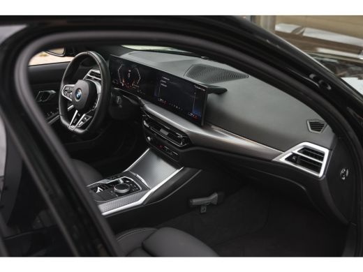 BMW 3 Serie Touring 320i M Sport Automaat / Panoramadak / Trekhaak / Sportstoelen / M Sportonderstel / Achter... ActivLease financial lease