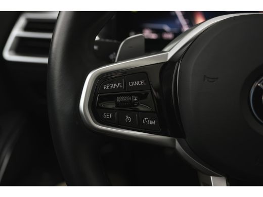 BMW 3 Serie Touring 320i M Sport Automaat / Panoramadak / Trekhaak / Sportstoelen / M Sportonderstel / Achter... ActivLease financial lease