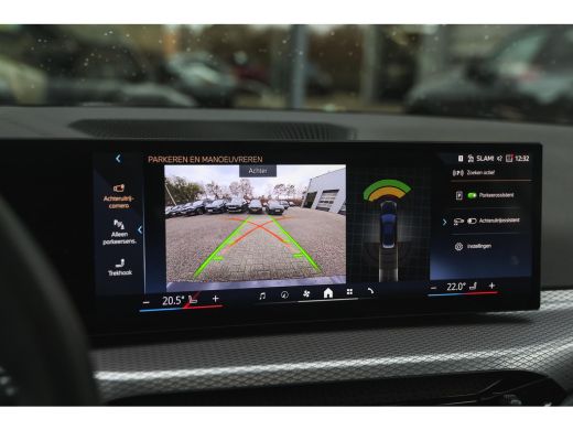 BMW 3 Serie Touring 320i M Sport Automaat / Panoramadak / Trekhaak / Sportstoelen / M Sportonderstel / Achter... ActivLease financial lease