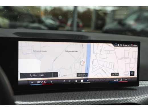 BMW 3 Serie Touring 320i M Sport Automaat / Panoramadak / Trekhaak / Sportstoelen / M Sportonderstel / Achter... ActivLease financial lease