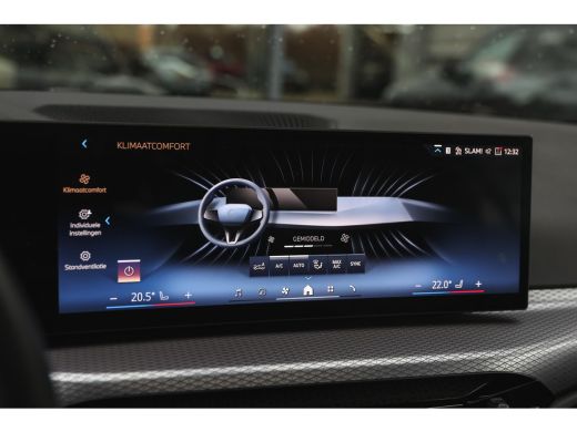 BMW 3 Serie Touring 320i M Sport Automaat / Panoramadak / Trekhaak / Sportstoelen / M Sportonderstel / Achter... ActivLease financial lease