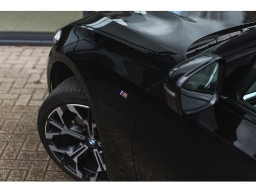 BMW 3 Serie Touring 320i M Sport Automaat / Panoramadak / Trekhaak / Sportstoelen / M Sportonderstel / Achter... ActivLease financial lease