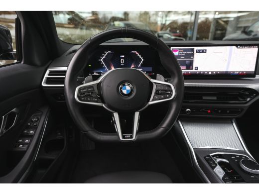 BMW 3 Serie Touring 320i M Sport Automaat / Panoramadak / Trekhaak / Sportstoelen / M Sportonderstel / Achter... ActivLease financial lease