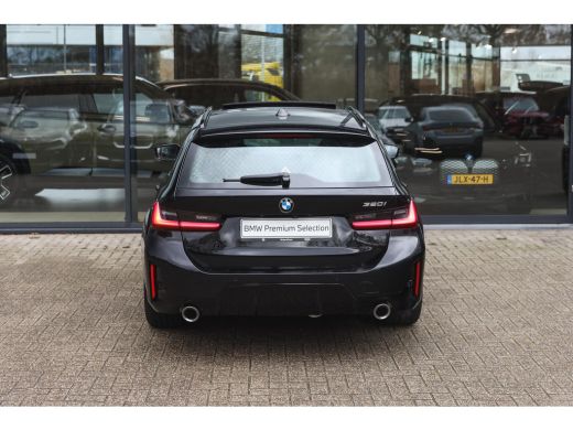 BMW 3 Serie Touring 320i M Sport Automaat / Panoramadak / Trekhaak / Sportstoelen / M Sportonderstel / Achter... ActivLease financial lease