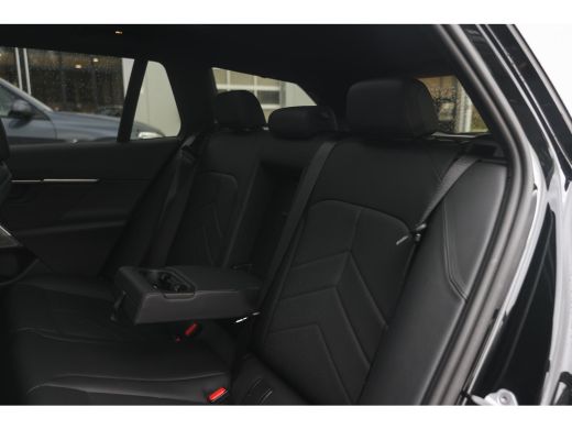 BMW 5 Serie Touring 530e M Sport Automaat / Panoramadak / Trekhaak / Achteruitrijcamera / M Sportonderstel / ... ActivLease financial lease