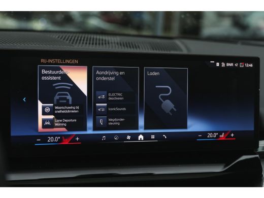 BMW 5 Serie Touring 530e M Sport Automaat / Panoramadak / Trekhaak / Achteruitrijcamera / M Sportonderstel / ... ActivLease financial lease