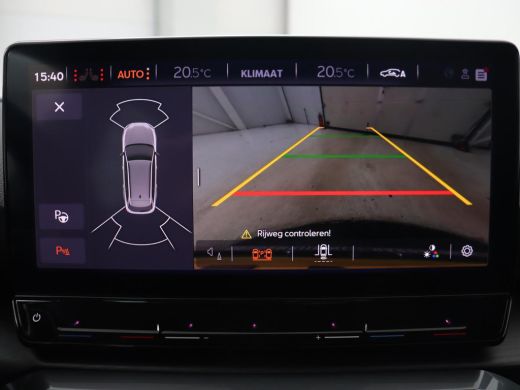 CUPRA Leon 1.4 eHybrid | Stoelverwarming | Carplay | Camera | Navigatie | Sfeerverlichting | Stuurverwarming... ActivLease financial lease