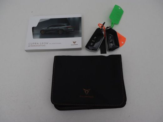 CUPRA Leon 1.4 eHybrid | Stoelverwarming | Carplay | Camera | Navigatie | Sfeerverlichting | Stuurverwarming... ActivLease financial lease