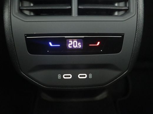 CUPRA Leon 1.4 eHybrid | Stoelverwarming | Carplay | Camera | Navigatie | Sfeerverlichting | Stuurverwarming... ActivLease financial lease