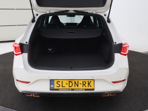 CUPRA Leon 1.4 eHybrid | Stoelverwarming | Carplay | Camera | Navigatie | Sfeerverlichting | Stuurverwarming... ActivLease financial lease
