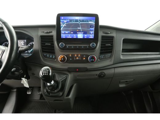 Ford Transit Custom 300 2.0 TDCI L2H1 | DC | Airco | Cruise | Carplay | Trekh. | Navi | Parkeersens. ActivLease financial lease