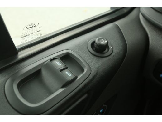 Ford Transit Custom 300 2.0 TDCI L2H1 | DC | Airco | Cruise | Carplay | Trekh. | Navi | Parkeersens. ActivLease financial lease