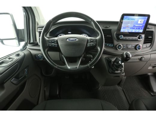 Ford Transit Custom 300 2.0 TDCI L2H1 | DC | Airco | Cruise | Carplay | Trekh. | Navi | Parkeersens. ActivLease financial lease