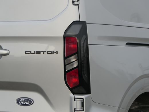 Ford Transit Custom 320 2.0 TDCI 136pk Automaat L2H1 Limited DC Dubbele Cabine | Trekhaak | 6-Persoons ! | Stoelverwa... ActivLease financial lease