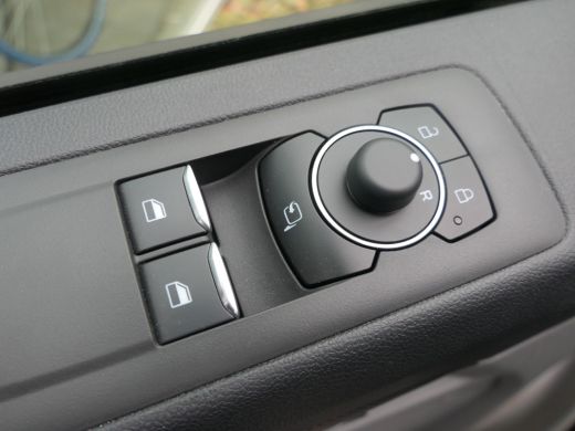 Ford Transit Custom 320 2.0 TDCI 136pk Automaat L2H1 Limited DC Dubbele Cabine | Trekhaak | 6-Persoons ! | Stoelverwa... ActivLease financial lease