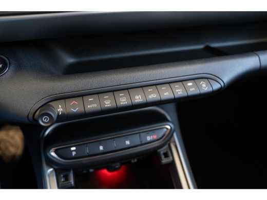 Jeep Avenger 1.2 e-Hybrid Summit | Navigatie | Camera | Keyless | El. Achterklep | Stoelverwarming | Climate C... ActivLease financial lease