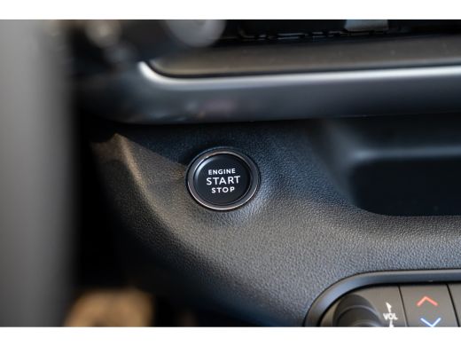 Jeep Avenger 1.2 e-Hybrid Summit | Navigatie | Camera | Keyless | El. Achterklep | Stoelverwarming | Climate C... ActivLease financial lease