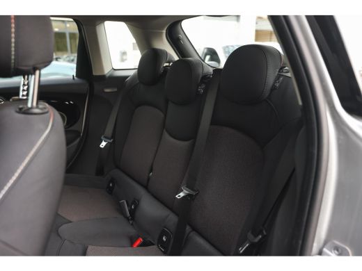 Mini Cooper Classic Automaat / LED / Airconditioning / Cruise Control / PDC / Navigatie ActivLease financial lease