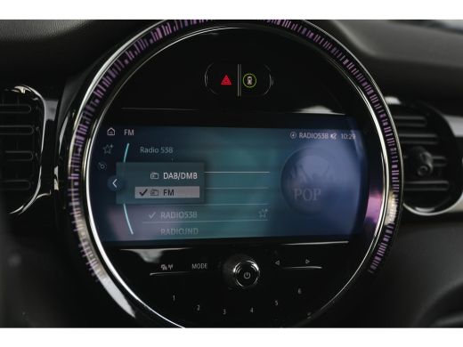 Mini Cooper Classic Automaat / LED / Airconditioning / Cruise Control / PDC / Navigatie ActivLease financial lease