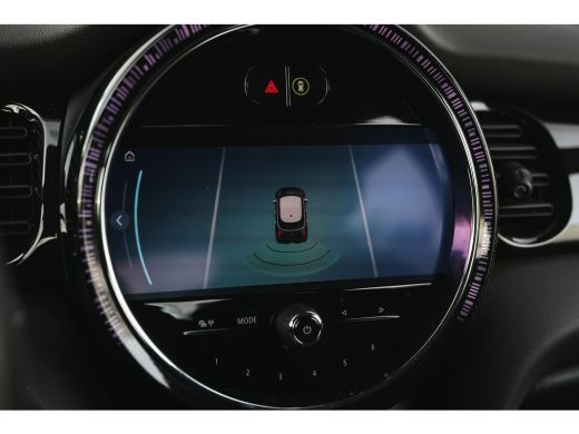 Mini Cooper Classic Automaat / LED / Airconditioning / Cruise Control / PDC / Navigatie ActivLease financial lease
