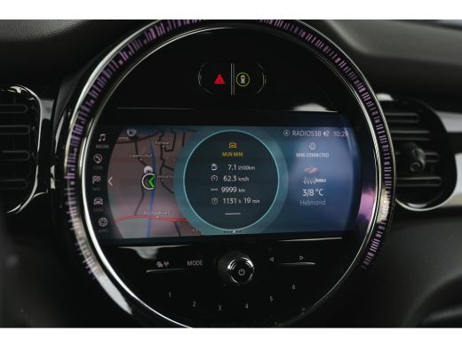 Mini Cooper Classic Automaat / LED / Airconditioning / Cruise Control / PDC / Navigatie ActivLease financial lease