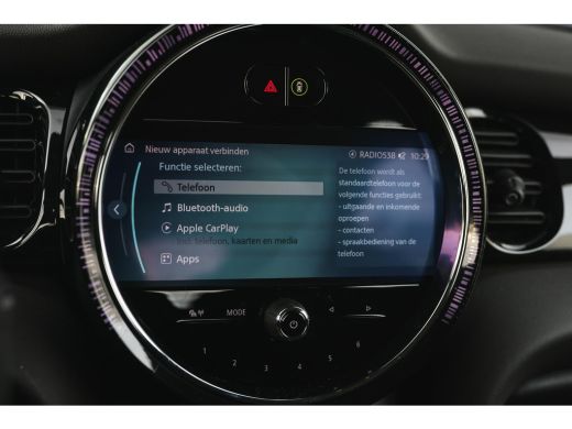 Mini Cooper Classic Automaat / LED / Airconditioning / Cruise Control / PDC / Navigatie ActivLease financial lease