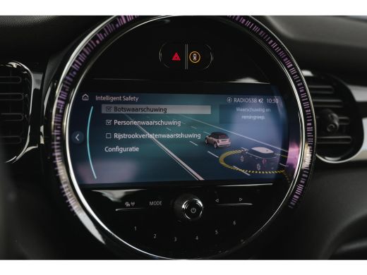 Mini Cooper Classic Automaat / LED / Airconditioning / Cruise Control / PDC / Navigatie ActivLease financial lease