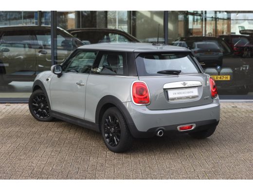 Mini One One pepper / LED / Stoelverwarming / Airconditioning / Multifunctioneel stuurwiel ActivLease financial lease