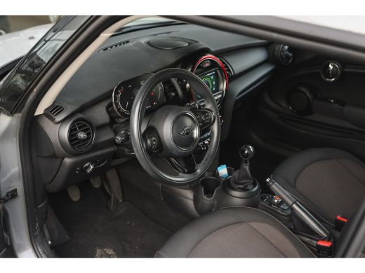 Mini One One pepper / LED / Stoelverwarming / Airconditioning / Multifunctioneel stuurwiel ActivLease financial lease